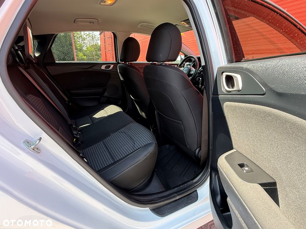 Kia Ceed - 23