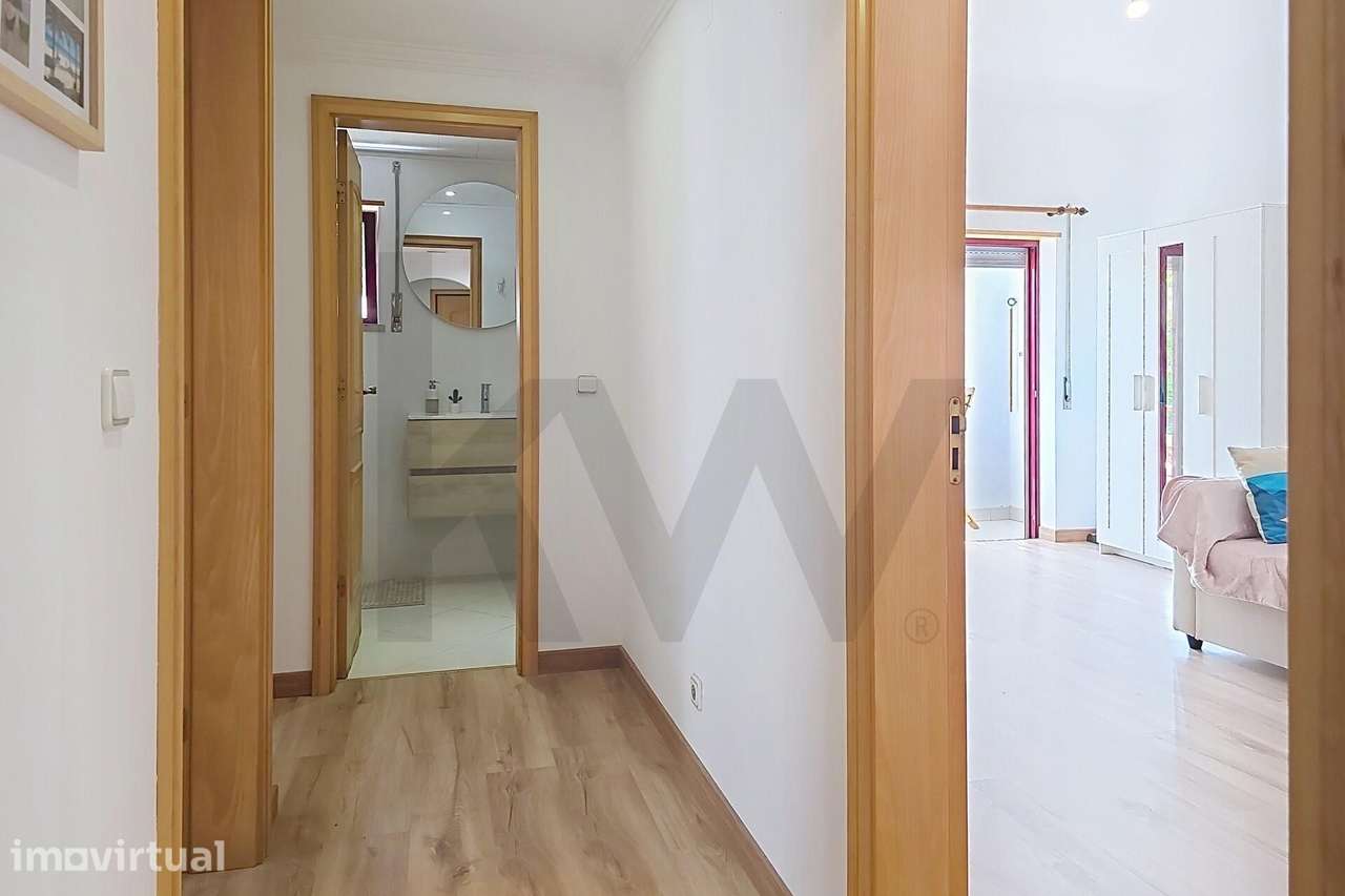 Apartamento T2 com varandas e excelente exposição solar em Santo Antón - Grande imagem: 5/30
