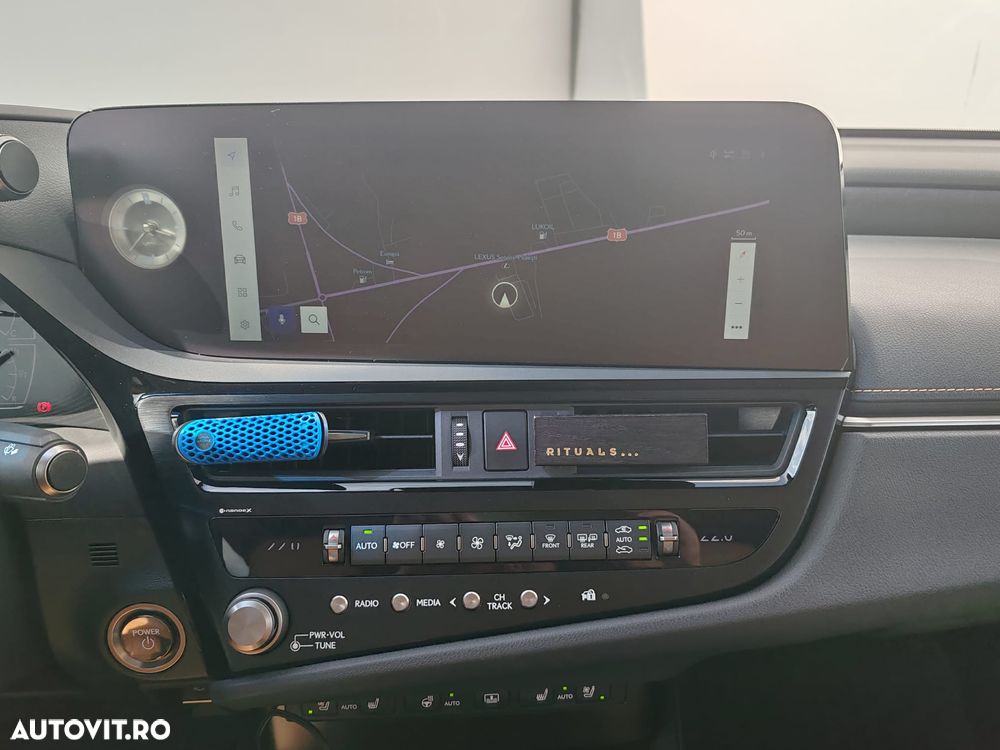 Lexus Seria ES 300h Executive - 19