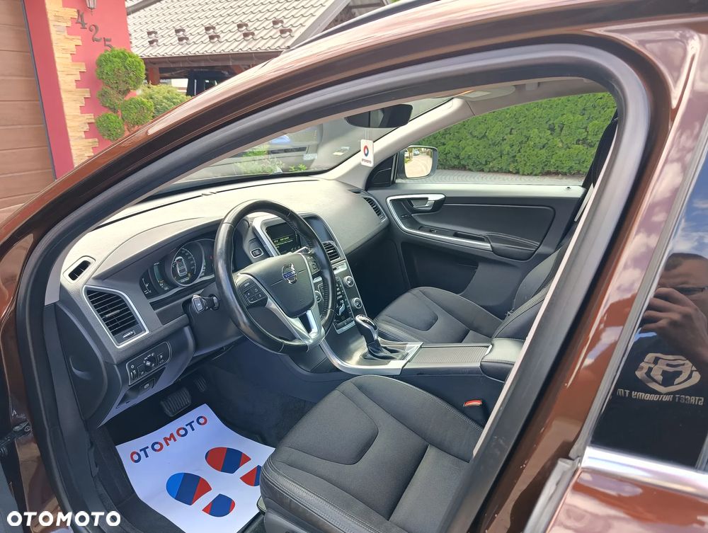 Volvo XC 60 D4 Geartronic Momentum - 25