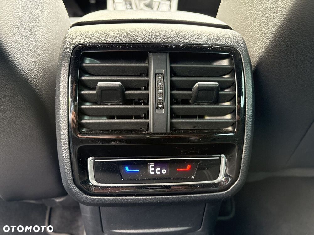Volkswagen Passat - 18