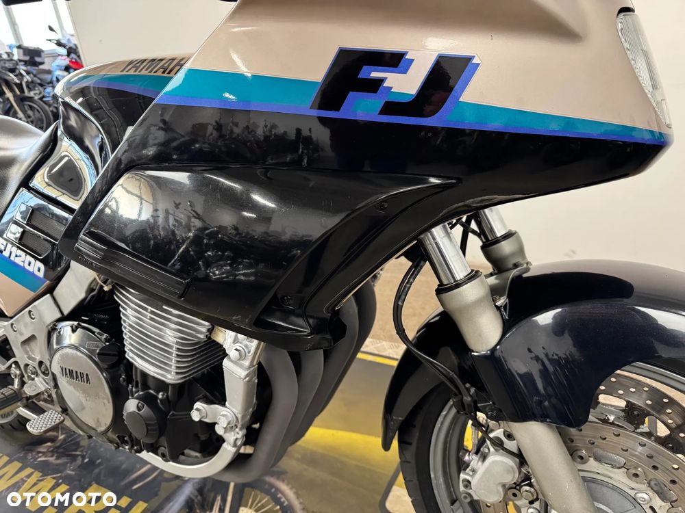 Yamaha FJ - 9