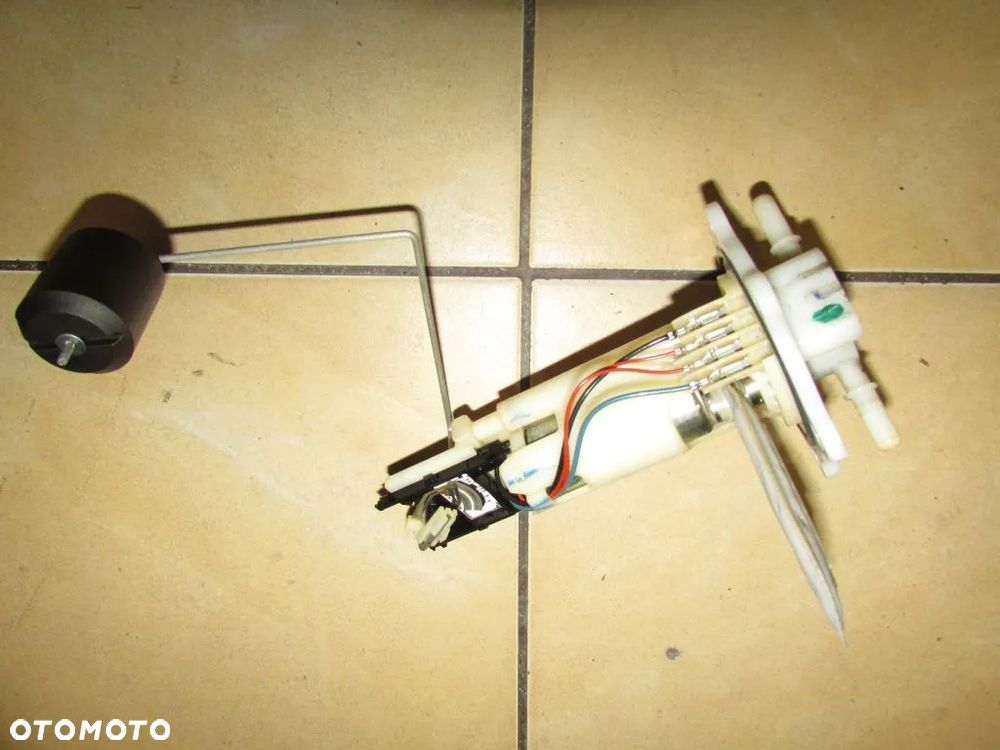 KTM Duke 125 17-23 pompa paliwa - 1