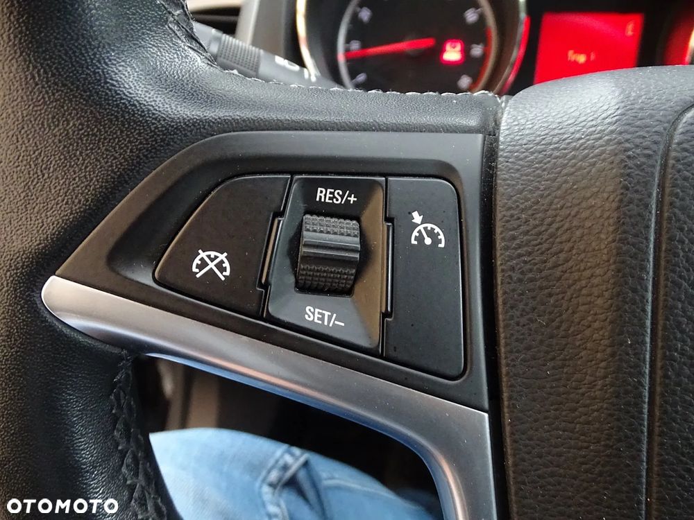 Opel Astra 1.6 Design Edition - 32