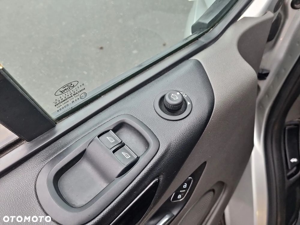 Ford TRANSIT CUSTOM - 27