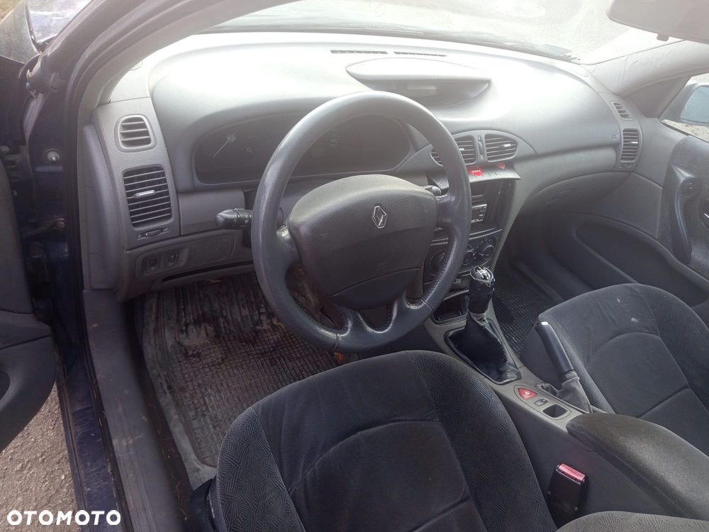 Renault Laguna - 5