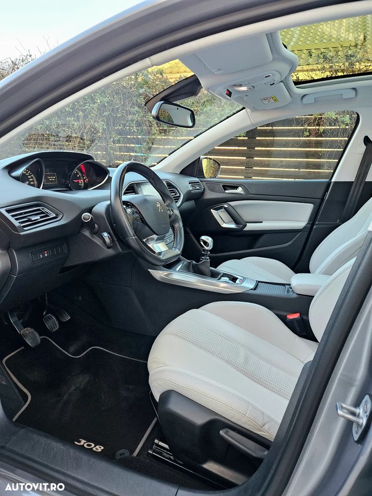 Peugeot 308 1.2 L PureTech Turbo Allure - 7