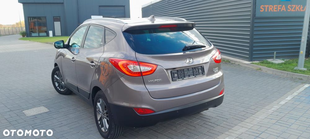 Hyundai ix35 1.7 CRDi 2WD blue Finale Gold - 15