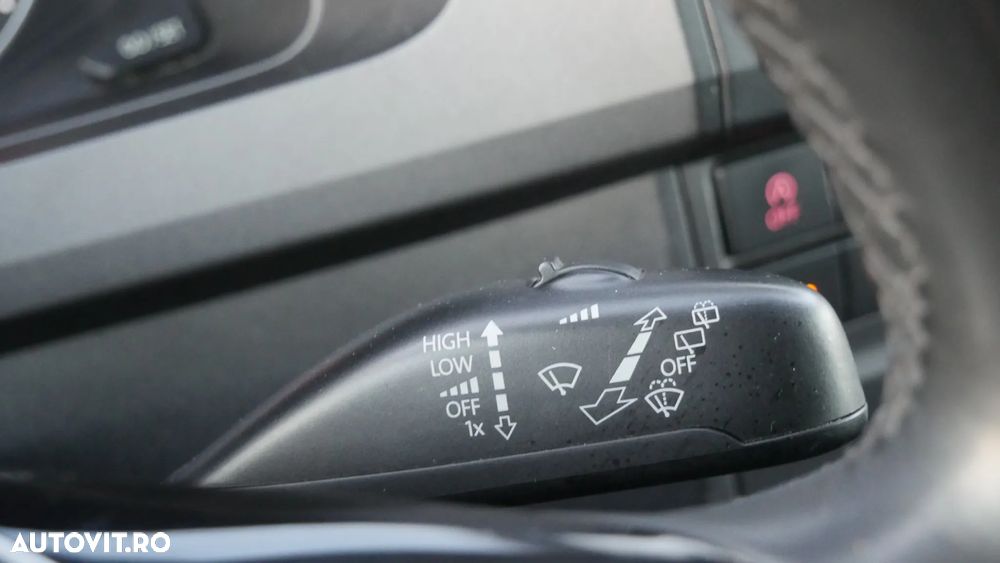 Volkswagen Caravelle - 17