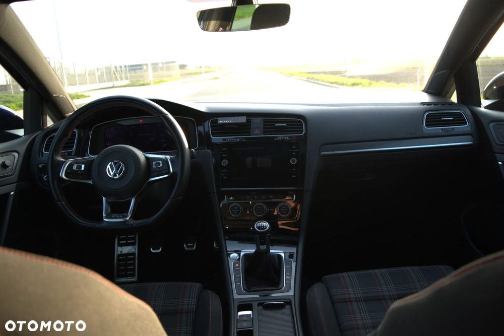 Volkswagen Golf GTI 2.0 TSI OPF Performance - 22