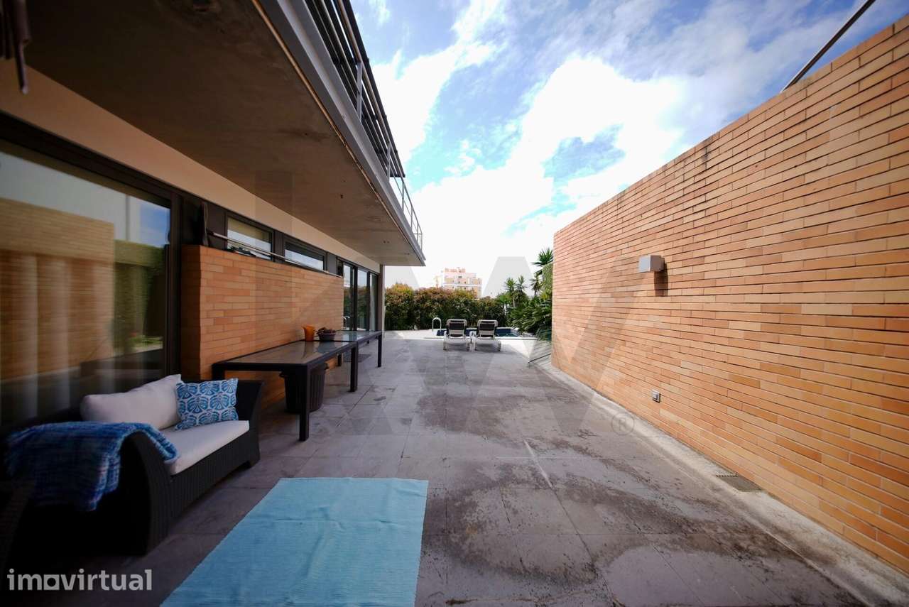 Moradia T5 Em São Pedro Estoril - Grande imagem: 4/46