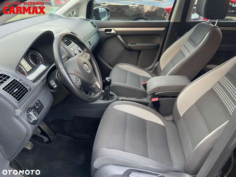 Volkswagen Touran - 20