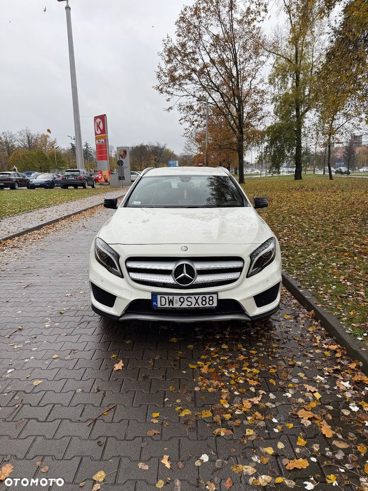 Mercedes-Benz GLA - 2