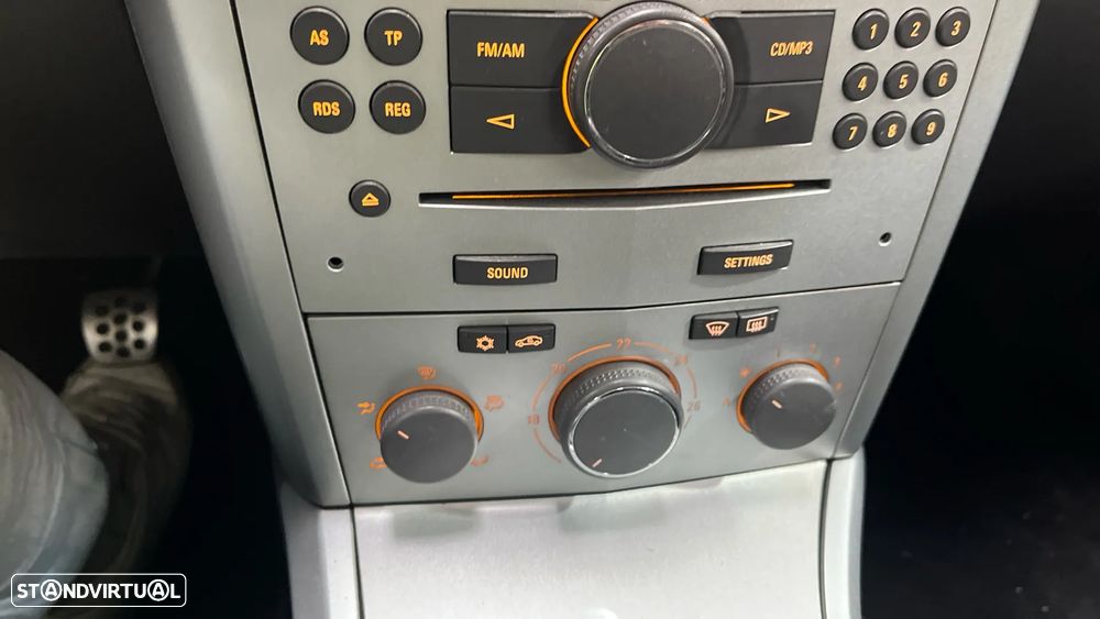 Opel Astra GTC 1.3 CDTI - 19