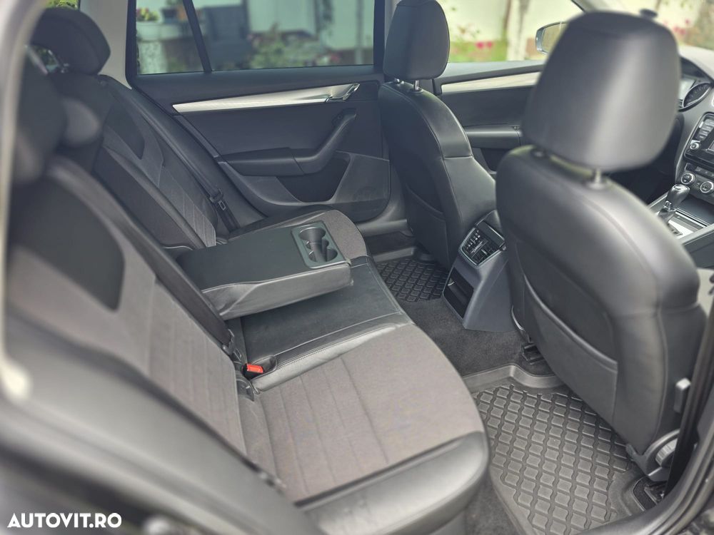 Skoda Octavia 2.0 TDI AMBITION DSG - 12