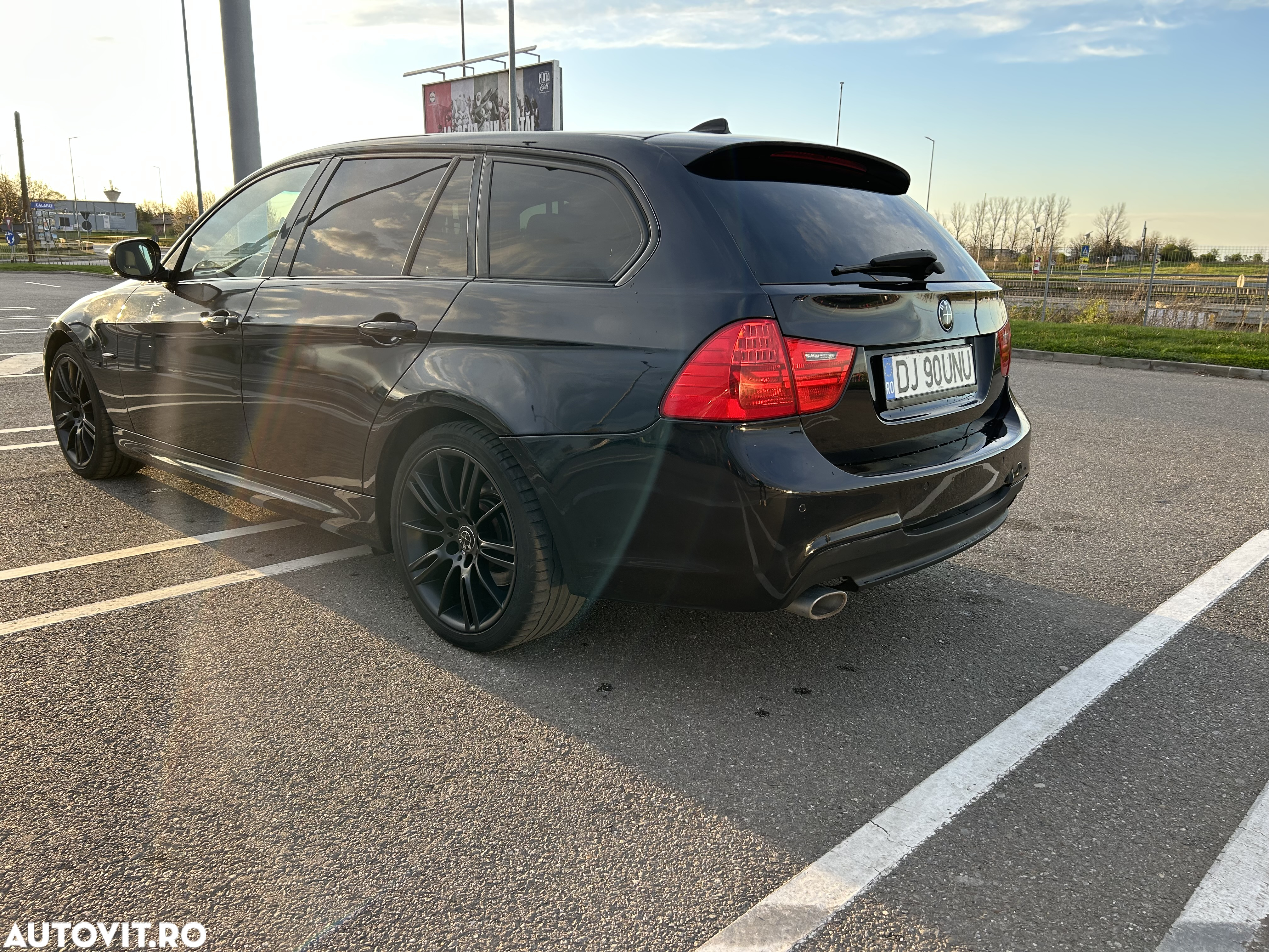BMW Seria 3 320d xDrive DPF Touring Aut. - 18