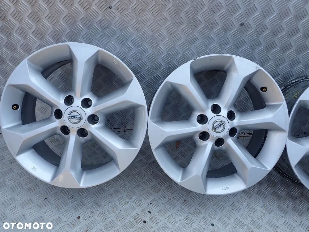FELGI ALUMINIOWE NISSAN PATHFINDER 7J X 17 ET 30 6X114,3 - 2