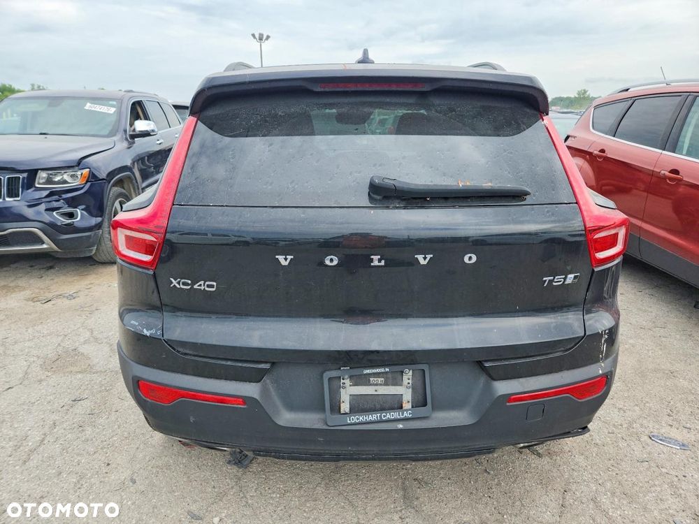 Volvo XC 40 T5 AWD R-Design - 6