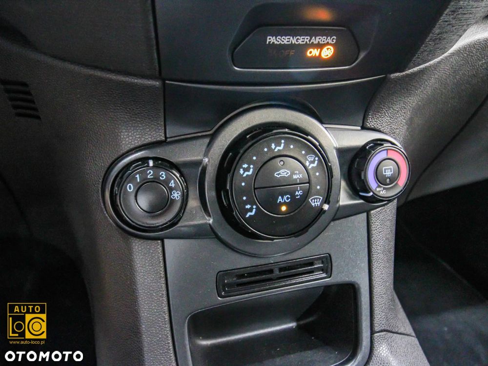 Ford Fiesta 1.25 Celebration - 17