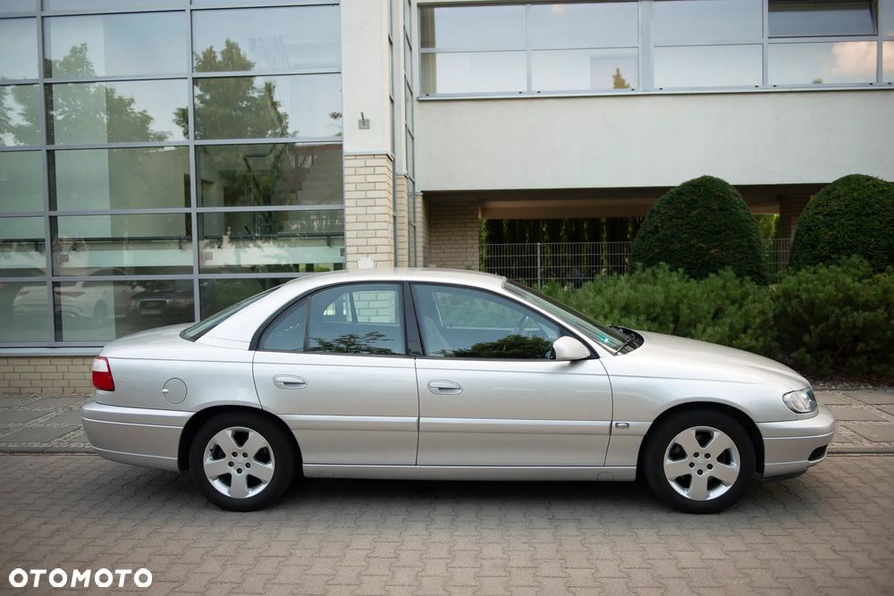 Opel Omega 2.2 Elegance - 3