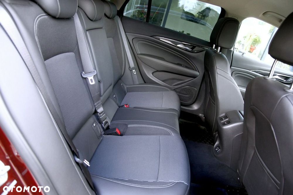 Opel Insignia - 17
