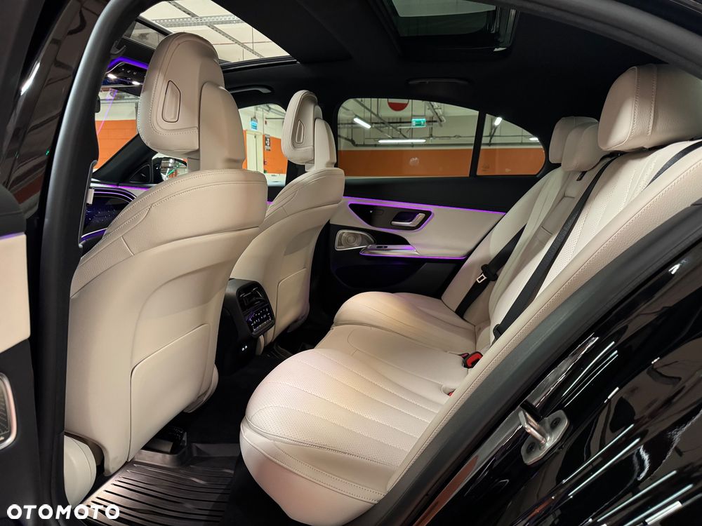 Mercedes-Benz Klasa E 220 d mHEV 4-Matic AMG 9G-Tronic - 20