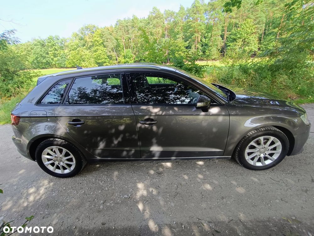 Audi A3 Sportback 1.6 TDI Attraction - 12