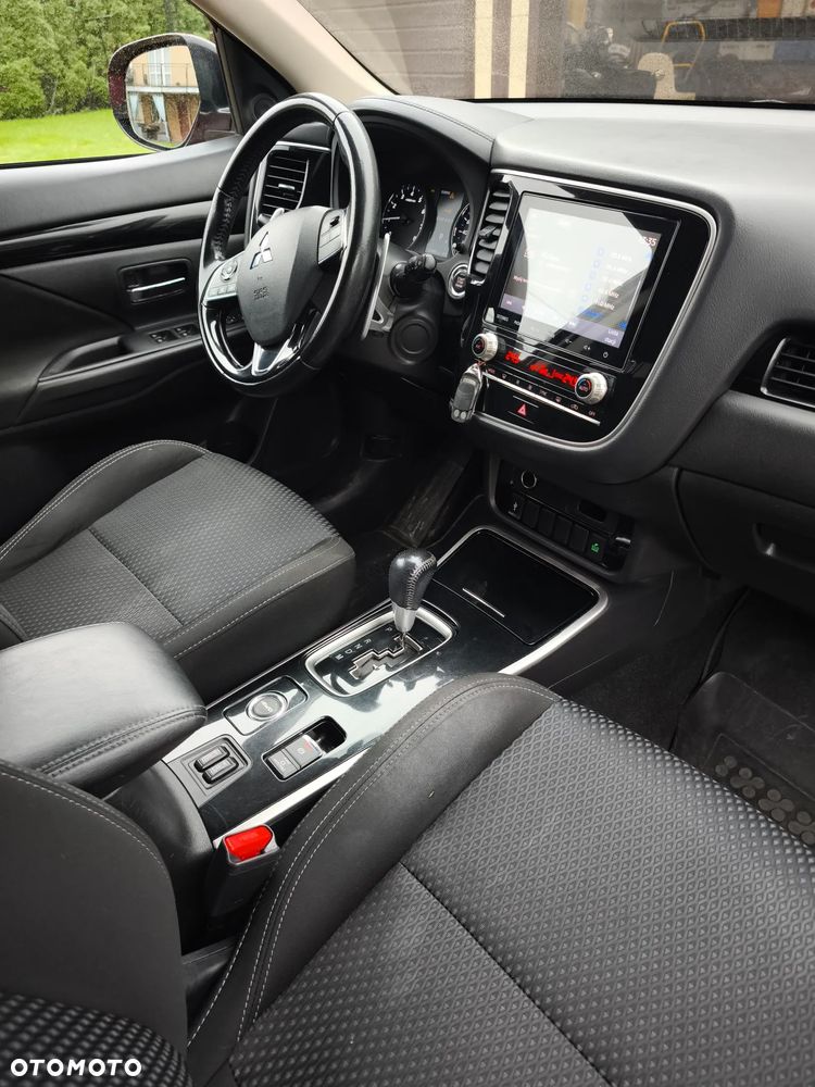 Mitsubishi Outlander 2.0 Intense Comfort 4WD CVT - 25