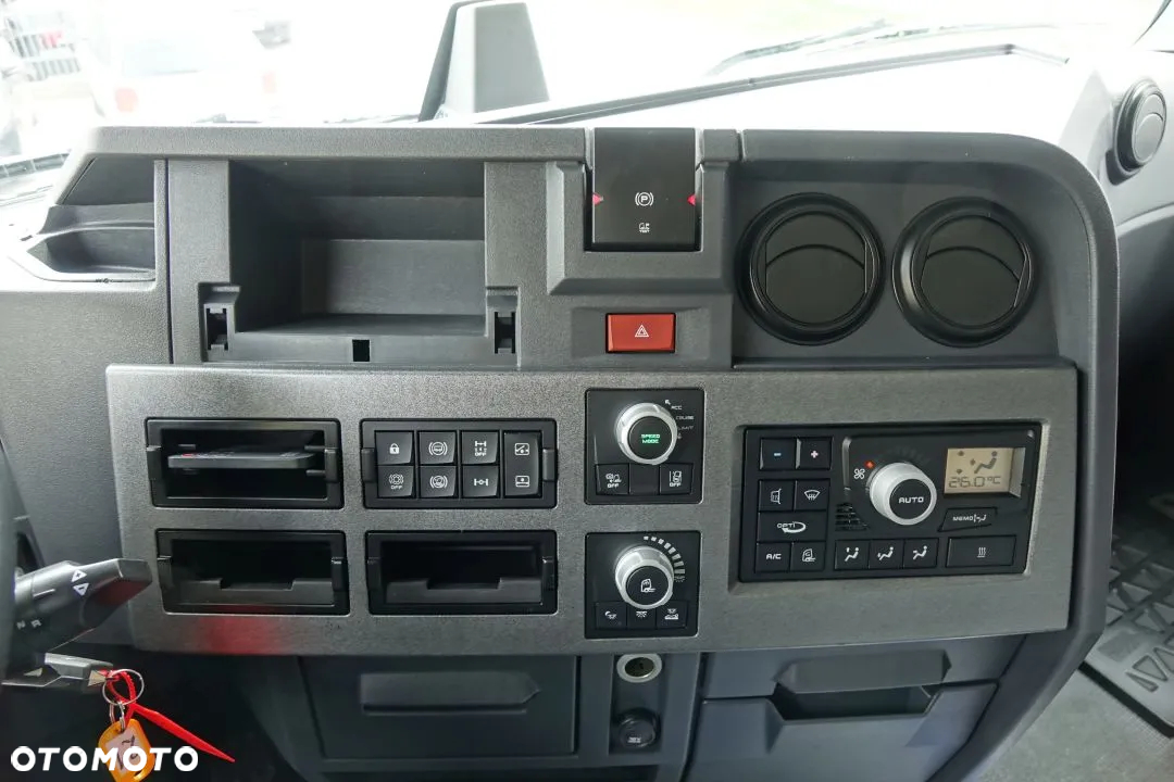 Renault GAMA T HIGH 520 DTI 13 / STANDARD / AUTOMAT/ EURO 6 / 2 ZBIORNIKI / KLIMATYZACJA POSTOJOWA - 25