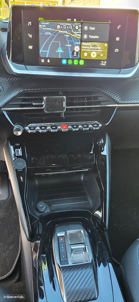 Peugeot e-2008 Allure - 13