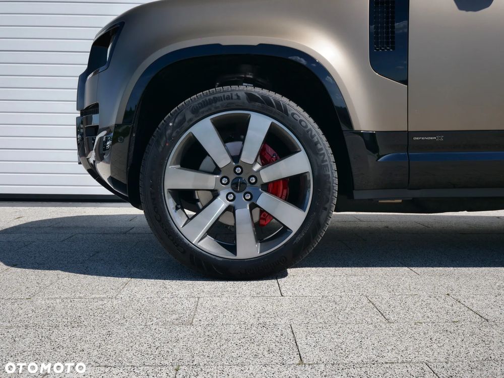 Land Rover Defender - 7