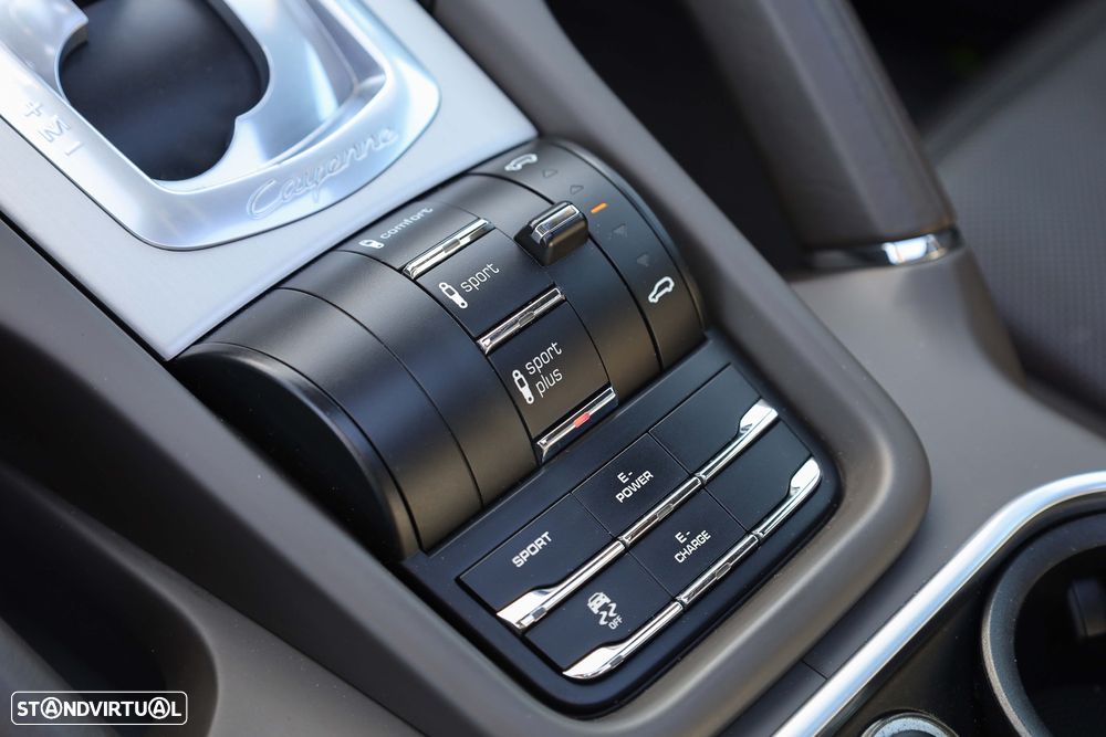 Porsche Cayenne S E-Hybrid Platinum Edition - 24