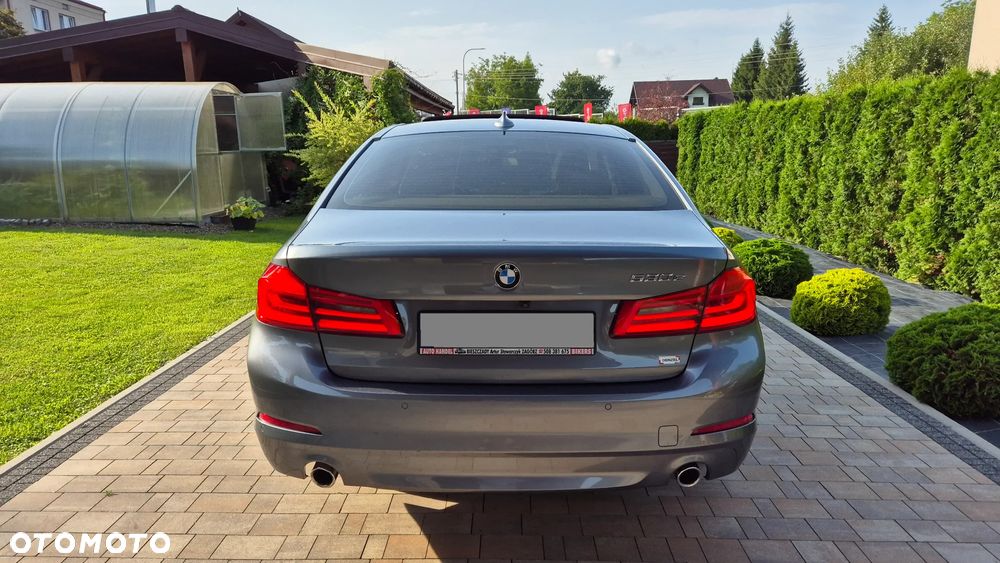 BMW Seria 5 530e PHEV - 4