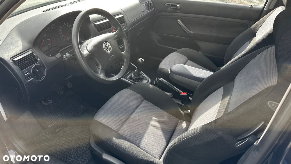 Volkswagen Golf - 20