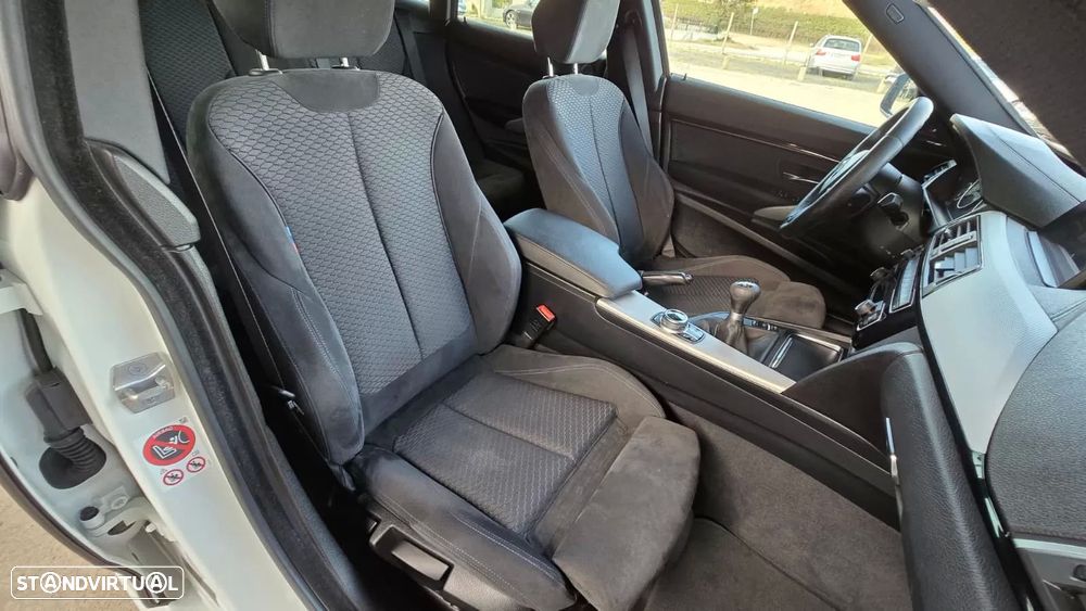 BMW 320 Gran Turismo d xDrive Pack M - 16