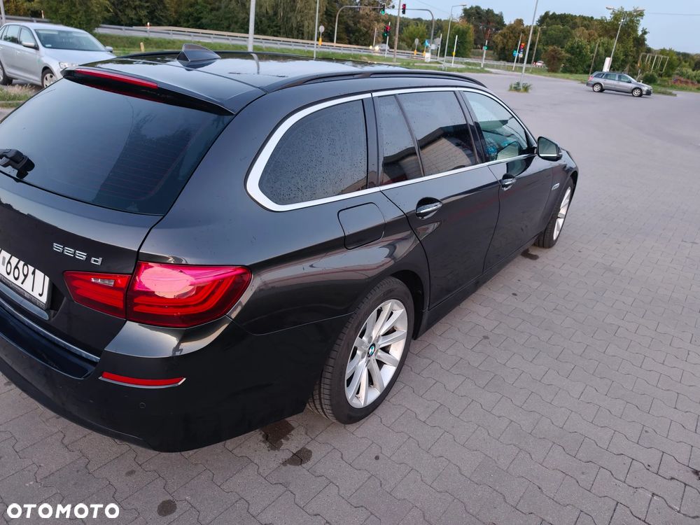 BMW Seria 5 525d xDrive Luxury Line - 6