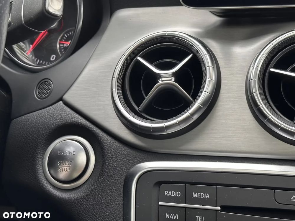 Mercedes-Benz CLA - 18