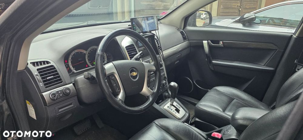 Chevrolet Captiva 2.0 d LT high 5os - 12
