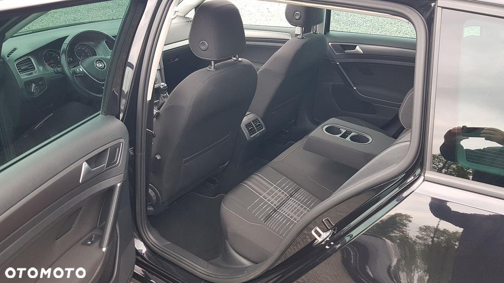 Volkswagen Golf 2.0 TDI BlueMotion Technology Lounge - 27