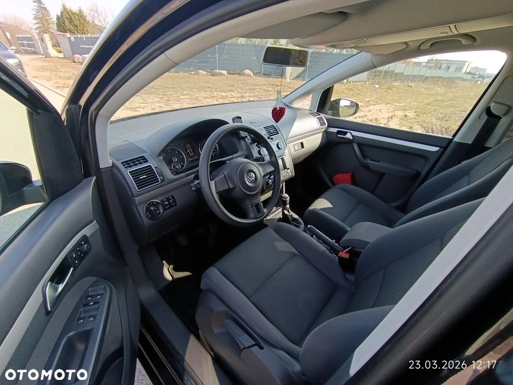 Volkswagen Touran - 8
