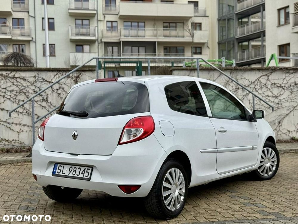 Renault Clio 1.5 dCi Authentique - 4