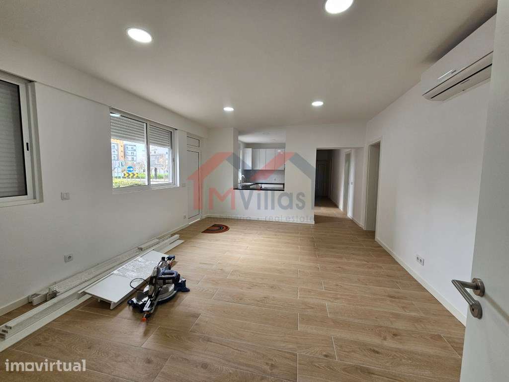Apartamento T3 renovado com garagem - Loulé - Grande imagem: 3/21