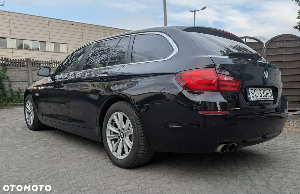 BMW Seria 5 525d xDrive - 4