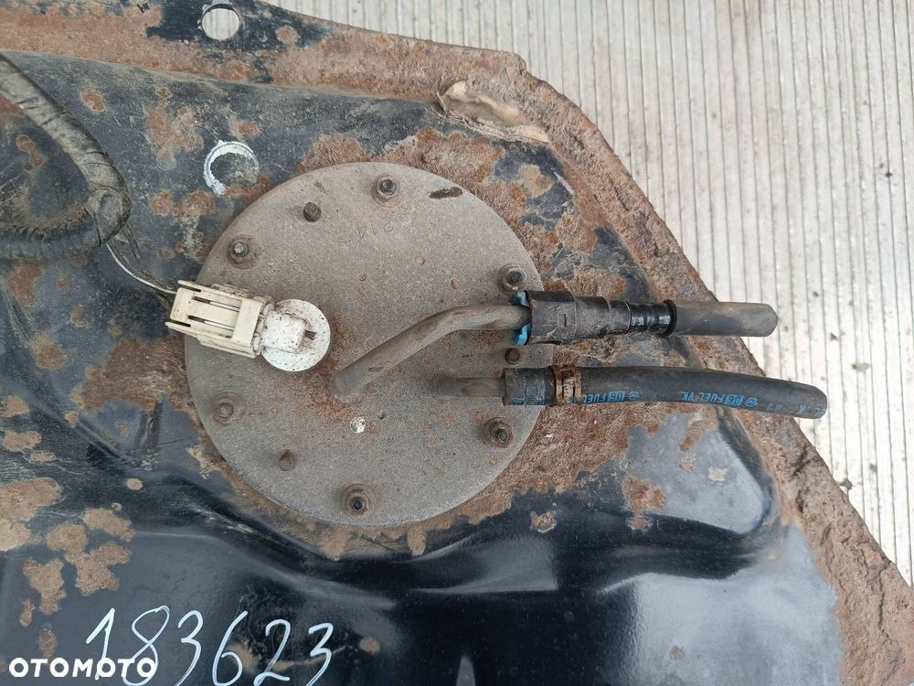BAK ZBIORNIK PALIWA + POMPKA METALOWY MITSUBISHI GALANT VIII 2.0 16V - 5