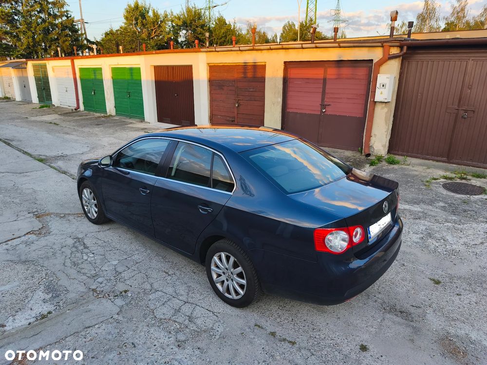Volkswagen Jetta 1.9 TDI Comfortline - 9