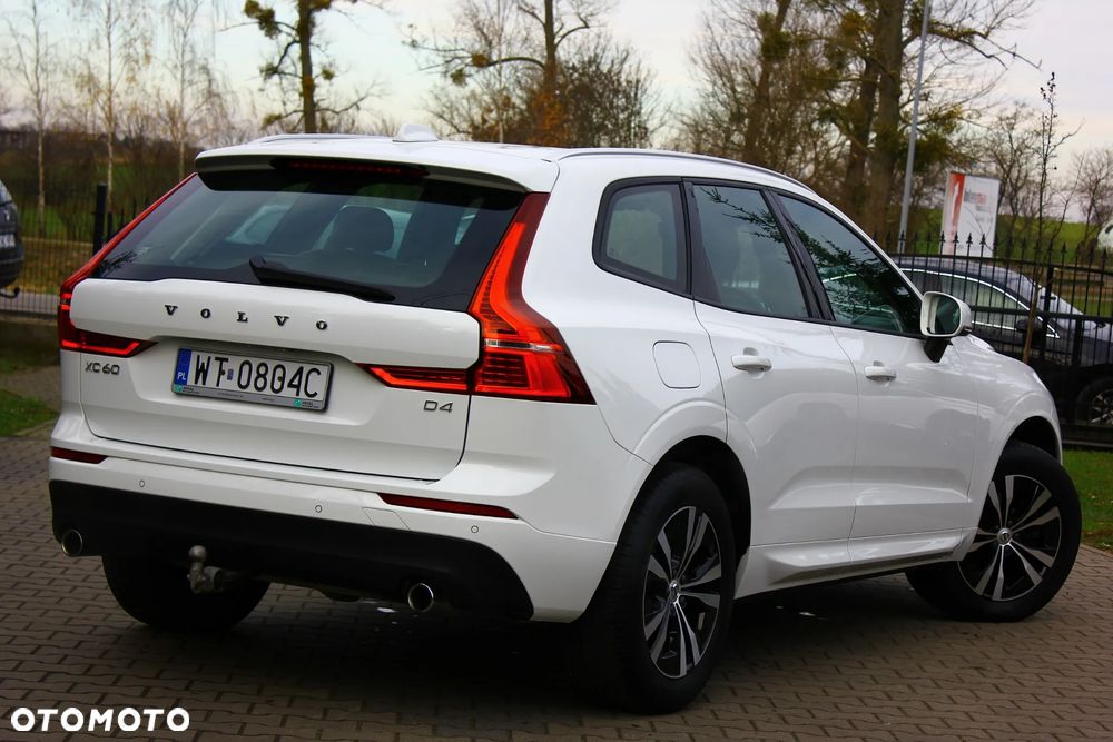 Volvo XC 60 D4 Momentum Pro - 12