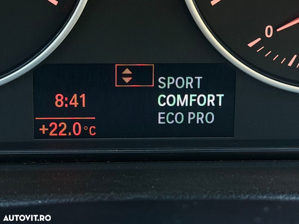 BMW Seria 3 320i Advantage - 40