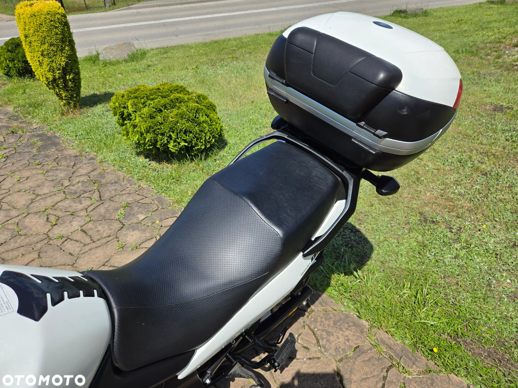 Suzuki V-STROM - 10