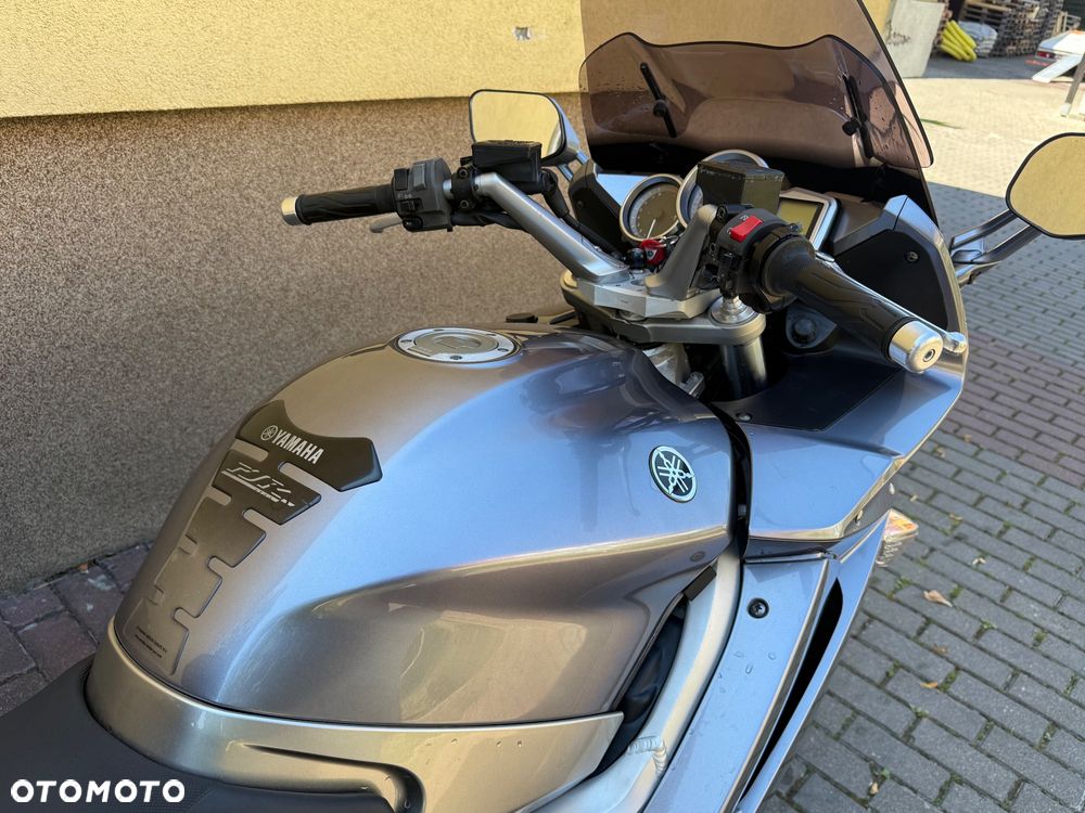 Yamaha FJR - 26
