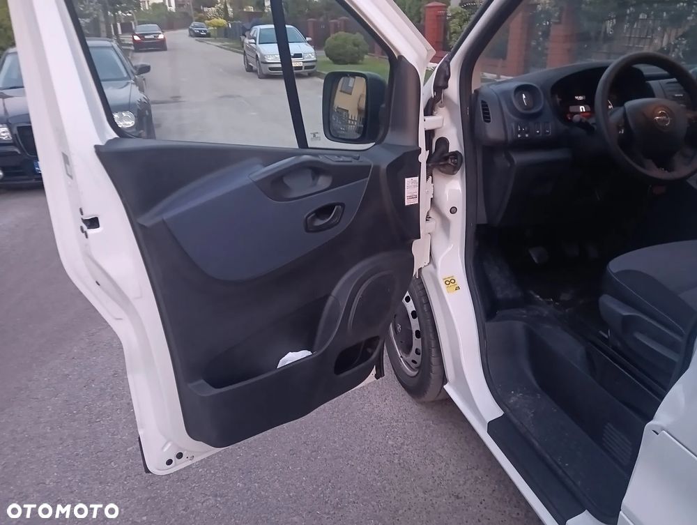 Opel Vivaro - 11